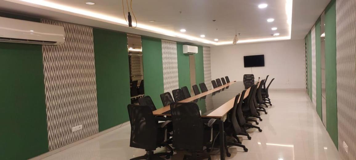 Hotel Ssr Grand Hajdarabad Zewnętrze zdjęcie